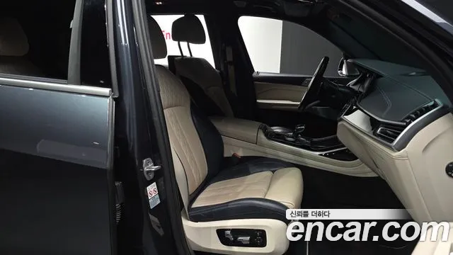 BMW X7 2021 thumb 11