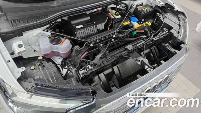 Audi Q4 e-tron 2025 thumb 6