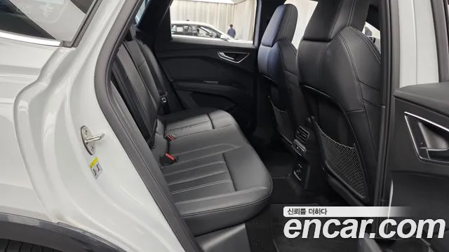 Audi Q4 e-tron 2025 thumb 12