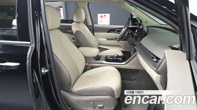 Kia Carnival 2021 thumb 11