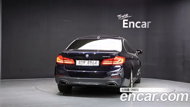 BMW 5-Series 2018 thumb 4