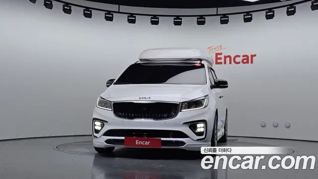 Kia Carnival 2018 thumb 3