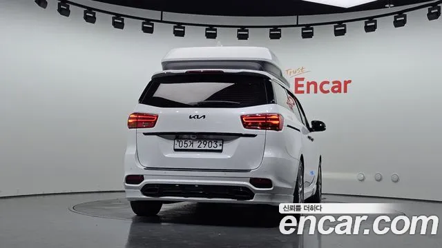 Kia Carnival 2018 thumb 4