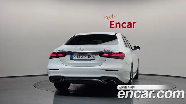 Mercedes-Benz E-Класс 2022 thumb 4