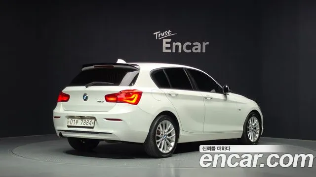 BMW 1-Series 2015 thumb 2
