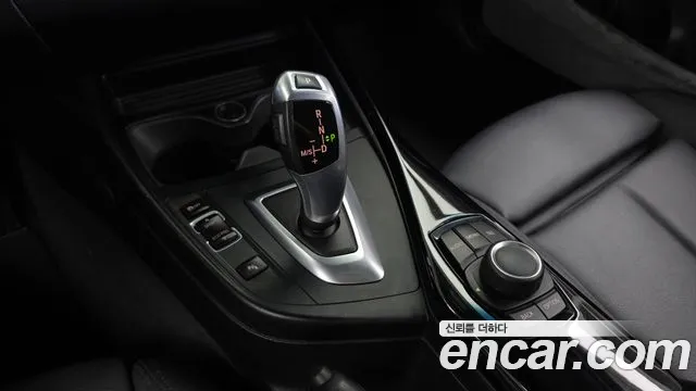 BMW 1-Series 2015 thumb 9