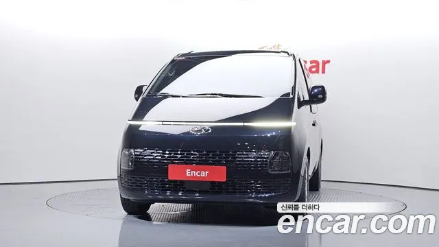 Hyundai Staria 2023 thumb 3