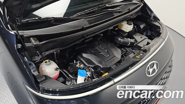 Hyundai Staria 2023 thumb 6