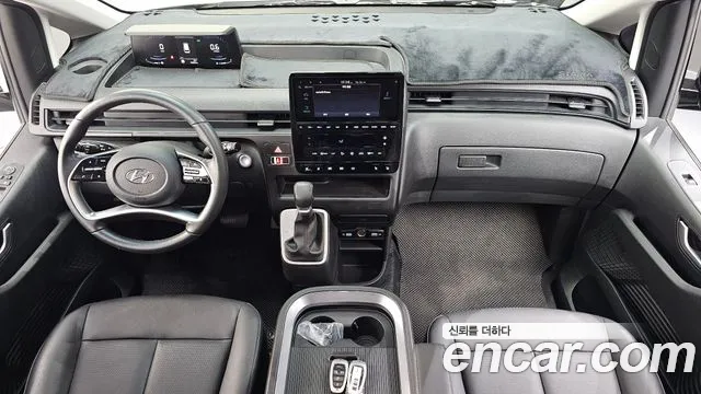 Hyundai Staria 2023 thumb 7