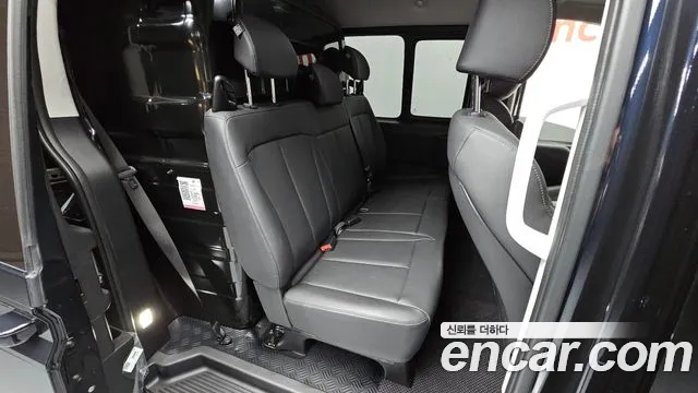Hyundai Staria 2023 thumb 11