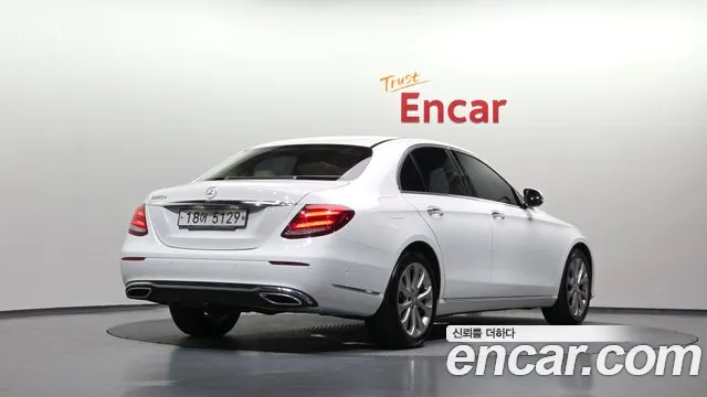 Mercedes-Benz E-Класс 2016 thumb 2