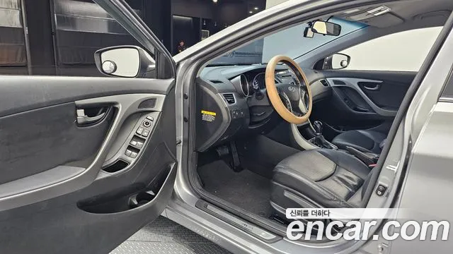 Hyundai Avante 2013 thumb 10