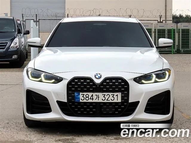 BMW 4-Series 2022 thumb 3