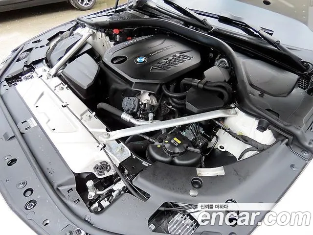 BMW 4-Series 2022 thumb 6