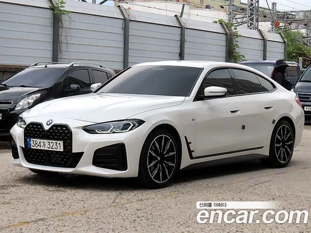 BMW 4-Series 2022 thumb 12