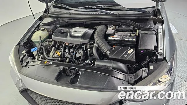 Hyundai Avante 2016 thumb 6