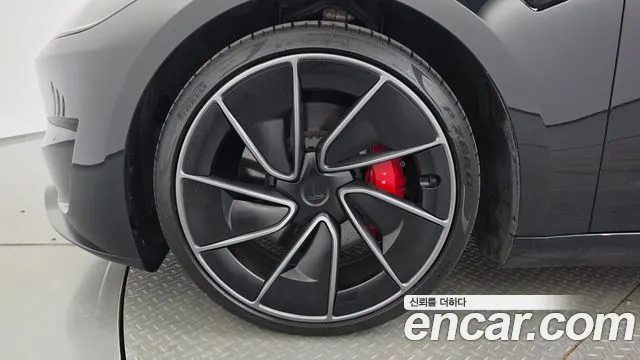 Tesla Model 3 2024 thumb 5