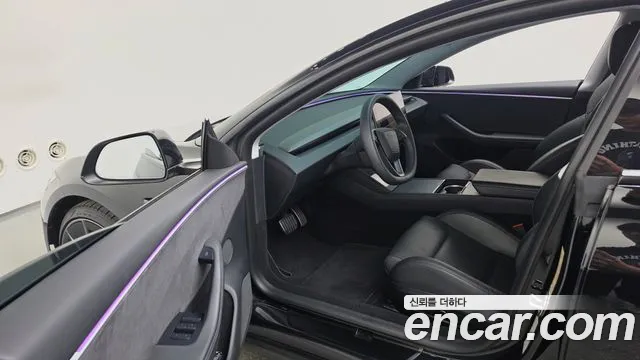 Tesla Model 3 2024 thumb 10