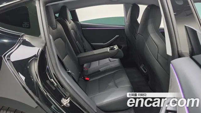 Tesla Model 3 2024 thumb 11
