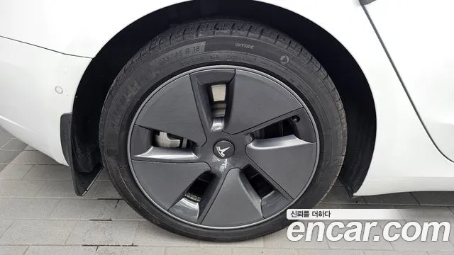 Tesla Model 3 2022 thumb 5