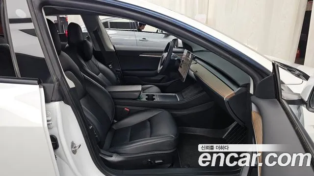 Tesla Model 3 2022 thumb 11