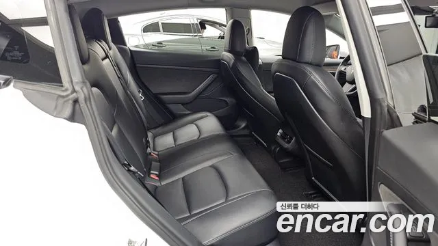 Tesla Model 3 2022 thumb 12
