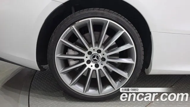 Mercedes-Benz E-Класс 2023 thumb 4