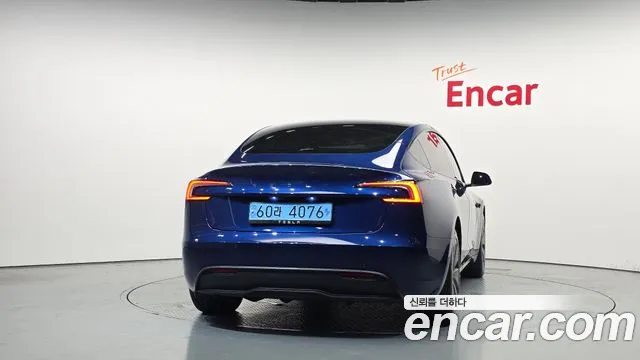 Tesla Model 3 2024 thumb 4