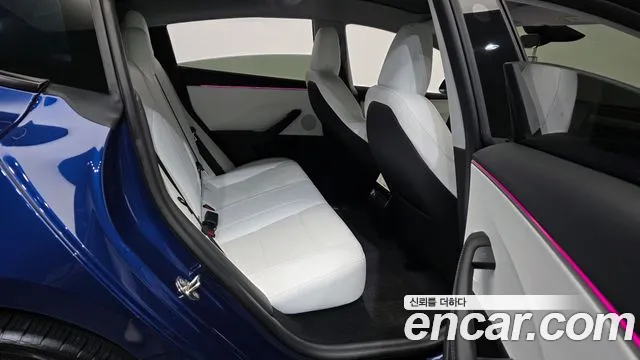 Tesla Model 3 2024 thumb 12