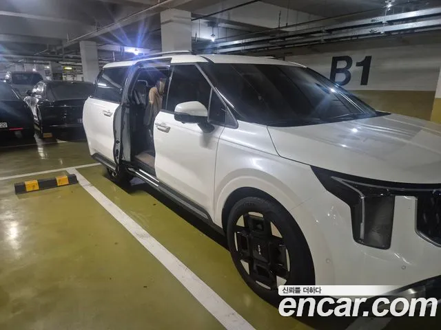 Kia Carnival 2025 thumb 2