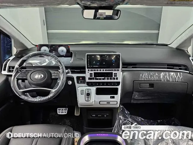 Hyundai Staria 2025 thumb 7