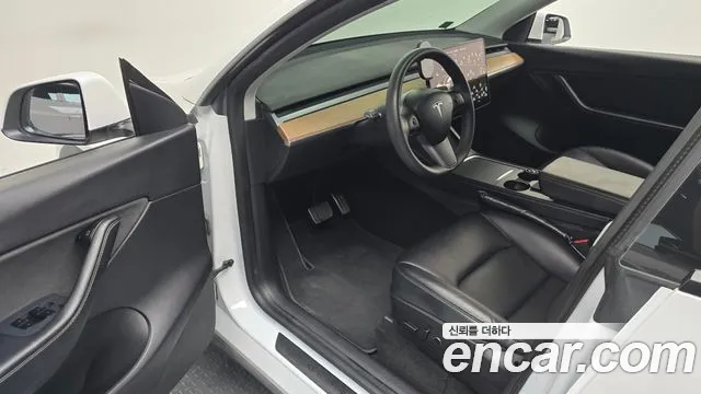 Tesla Model Y 2021 thumb 9