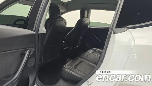 Tesla Model Y 2021 thumb 10