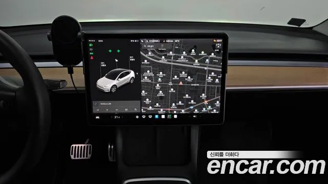Tesla Model Y 2021 thumb 12