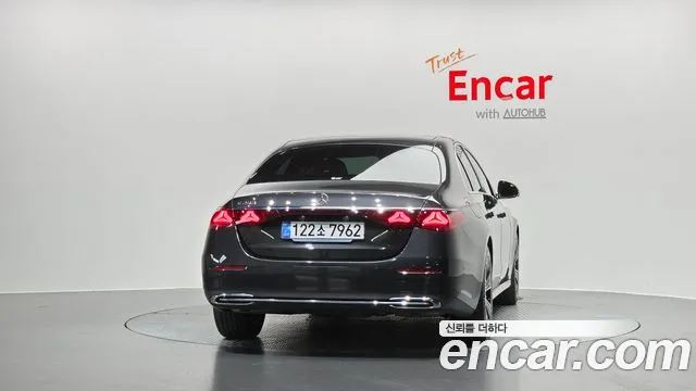 Mercedes-Benz E-Класс 2025 thumb 3