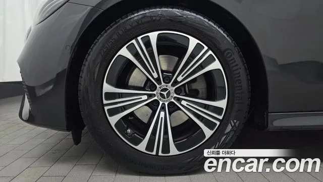 Mercedes-Benz E-Класс 2025 thumb 4
