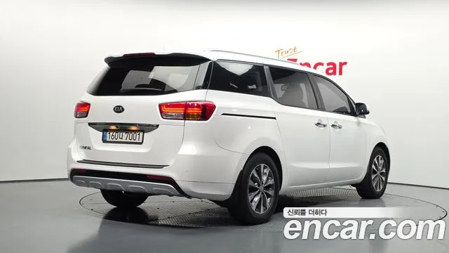 Kia Carnival 2016 thumb 2