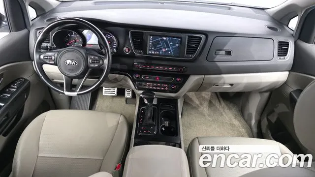 Kia Carnival 2016 thumb 7