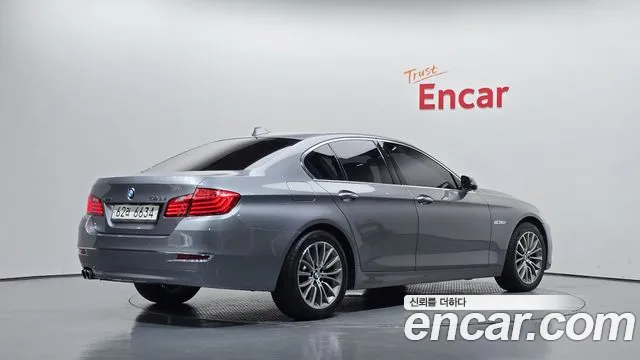 BMW 5-Series 2015 thumb 2