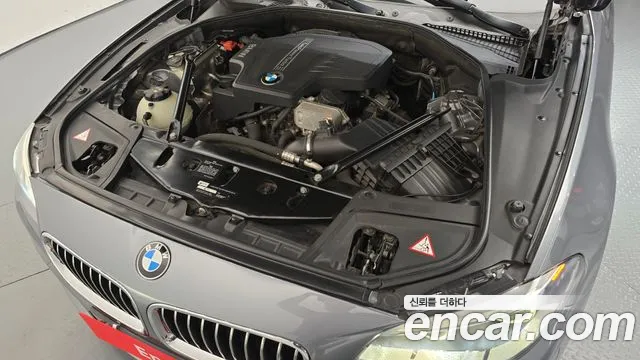 BMW 5-Series 2015 thumb 6