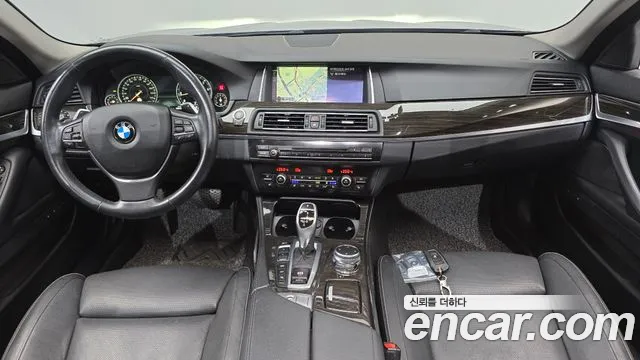 BMW 5-Series 2015 thumb 7