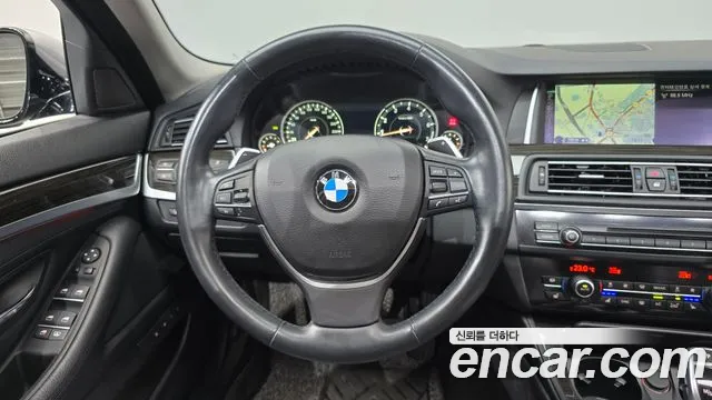 BMW 5-Series 2015 thumb 12