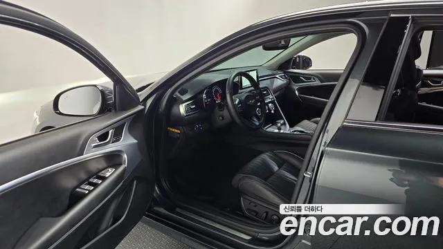 Genesis G70 2019 thumb 10