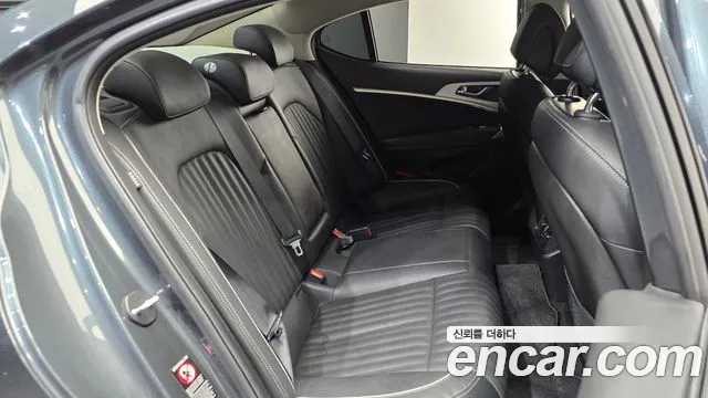 Genesis G70 2019 thumb 11