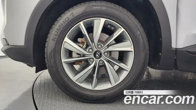 Hyundai Santa Fe 2018 thumb 5