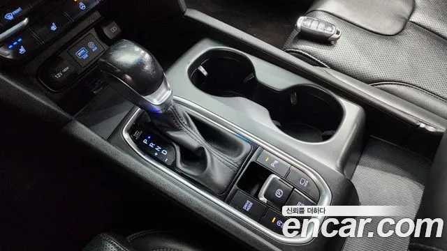 Hyundai Santa Fe 2018 thumb 9