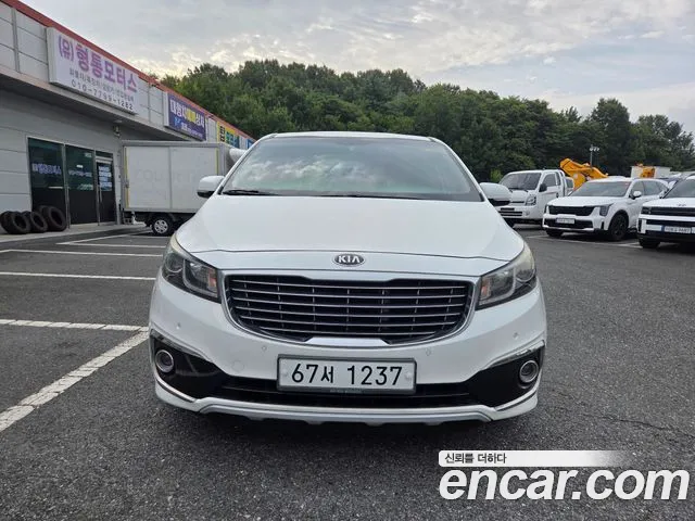 Kia Carnival 2015 thumb 3