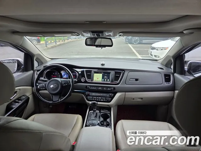 Kia Carnival 2015 thumb 7