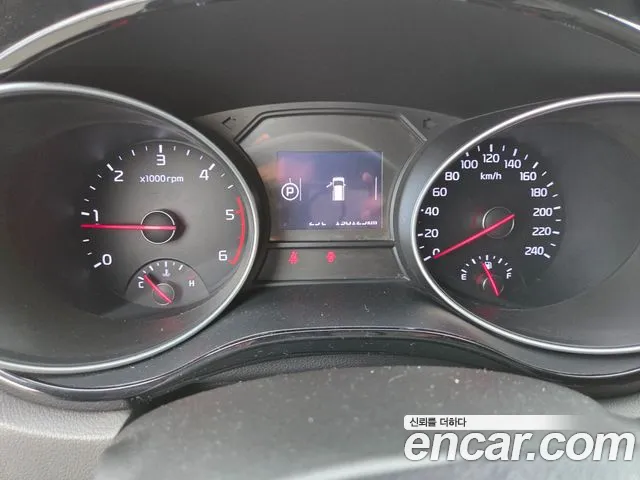 Kia Carnival 2015 thumb 8
