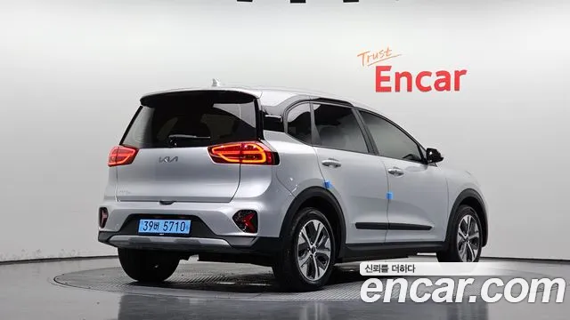 Kia Niro 2022 thumb 2